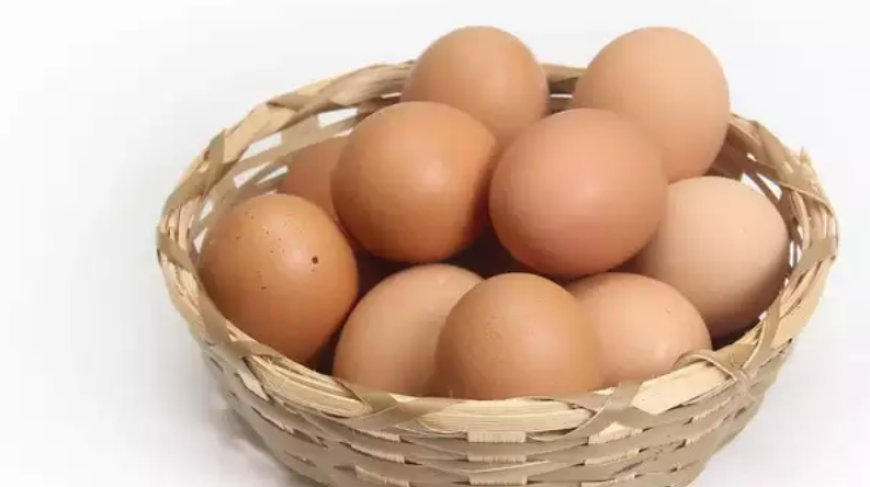 Bihar Principal found stealing Mid-Day meals eggs
